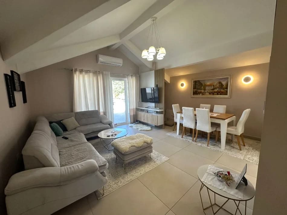 APARTAMENT 2+1